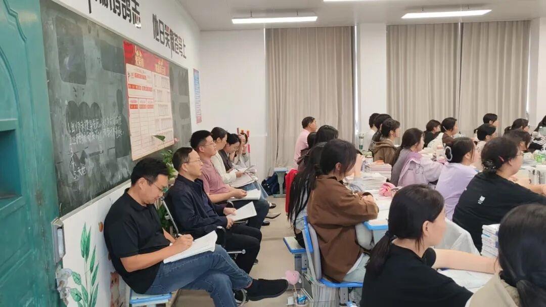 政治组2.jpg
